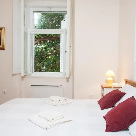 Secret Garden By Irundo